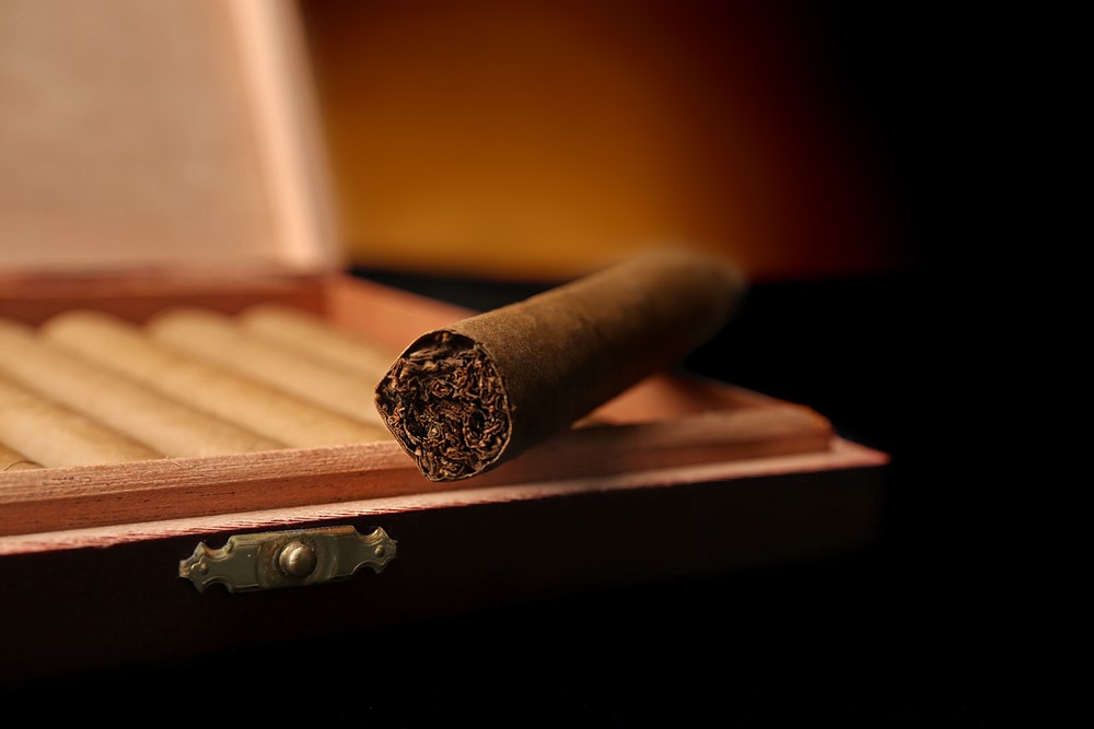cigar on cigar box